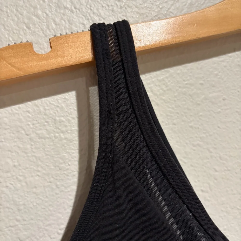 Lululemon Minimalist Bra Black SZ 8 - Picture 7 of 9